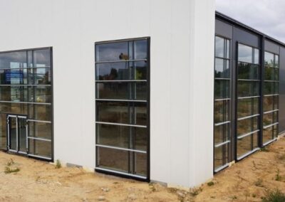 Gorzów Wlkp. hala przy ul. Żwirowej – Fasady , okna , drzwi aluminiowe