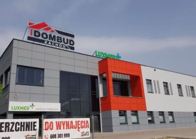 Budynek biurowo usługowy w Gorzowie przy ul. Walczaka – Fasady , Okna , Drzwi aluminiowe , Ścianki szklane , Balustrady szklane